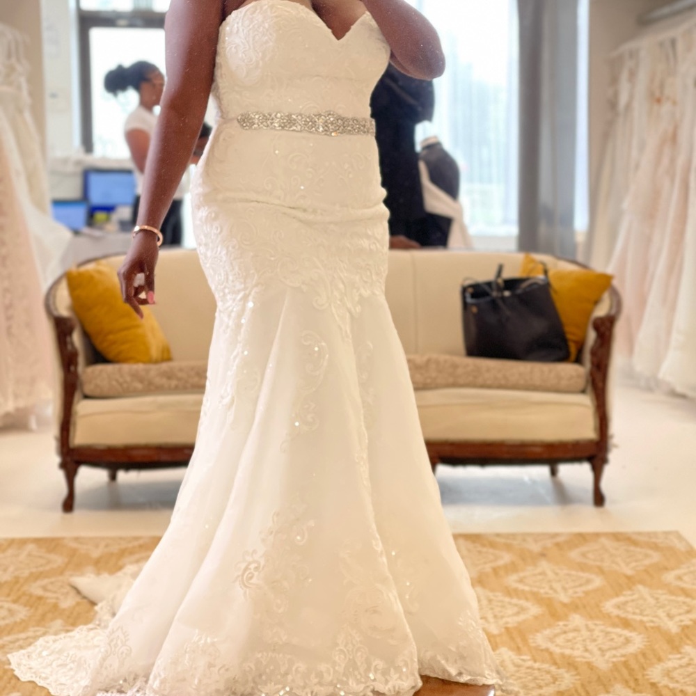 Soft White Sweetheart Neckline wedding dress